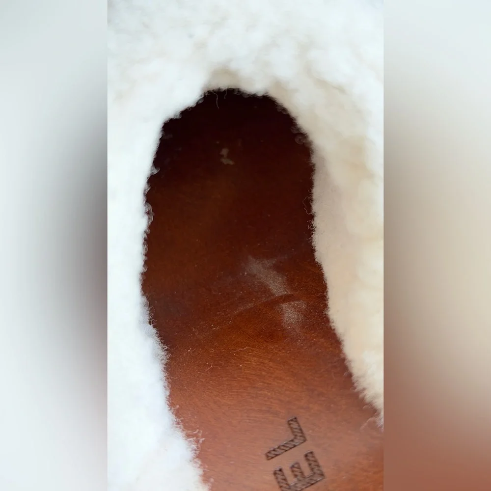 🖤CHANEL🖤Shearling Crinkled Leather Clogs - Picture 7 of 13